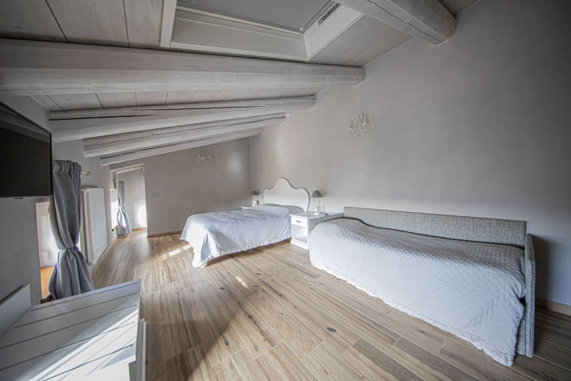 camera Adina con i divani letto aperti