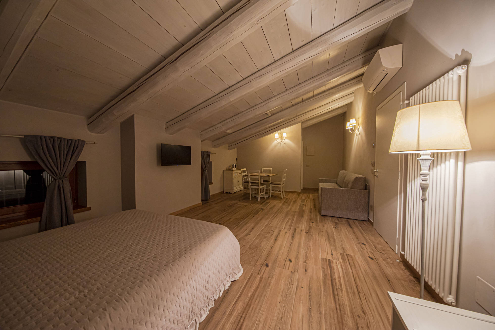 B&B Ca’ Bernai - Room Lola at night