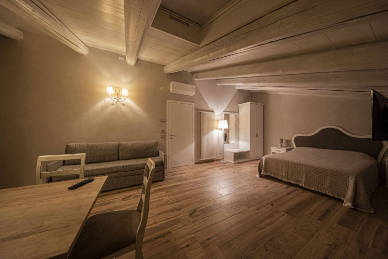 B&B Ca’ Bernai - Room Lola at night