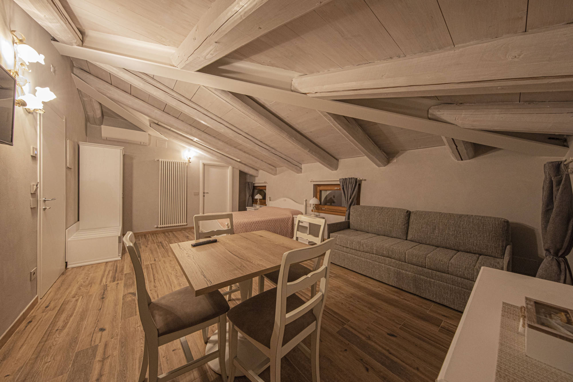 B&B Ca’ Bernai - Room Violetta at night