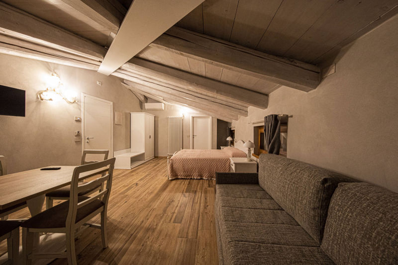 B&B Ca’ Bernai - Room Violetta at night